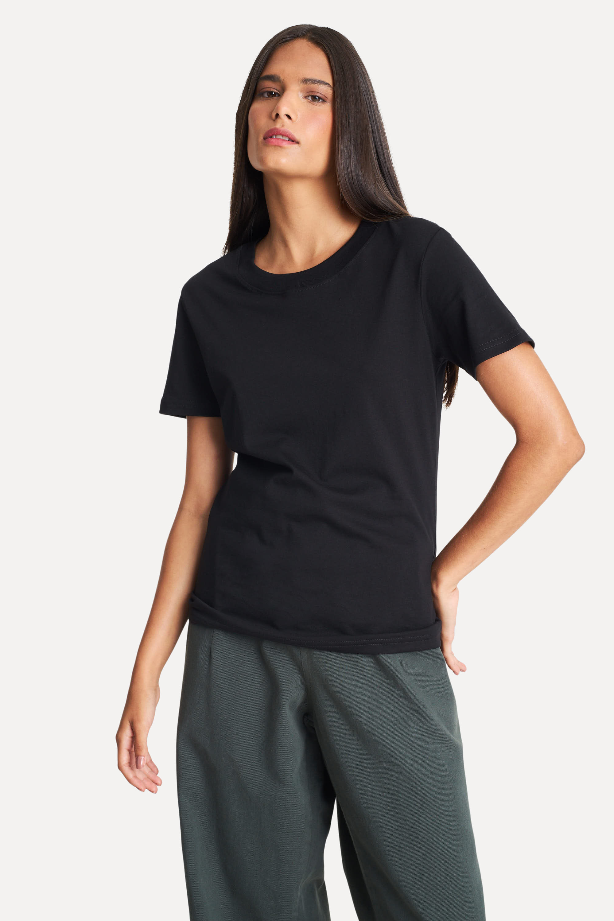 Camiseta-Manga-Curta-Algodao-Peruano-Preta-P-01