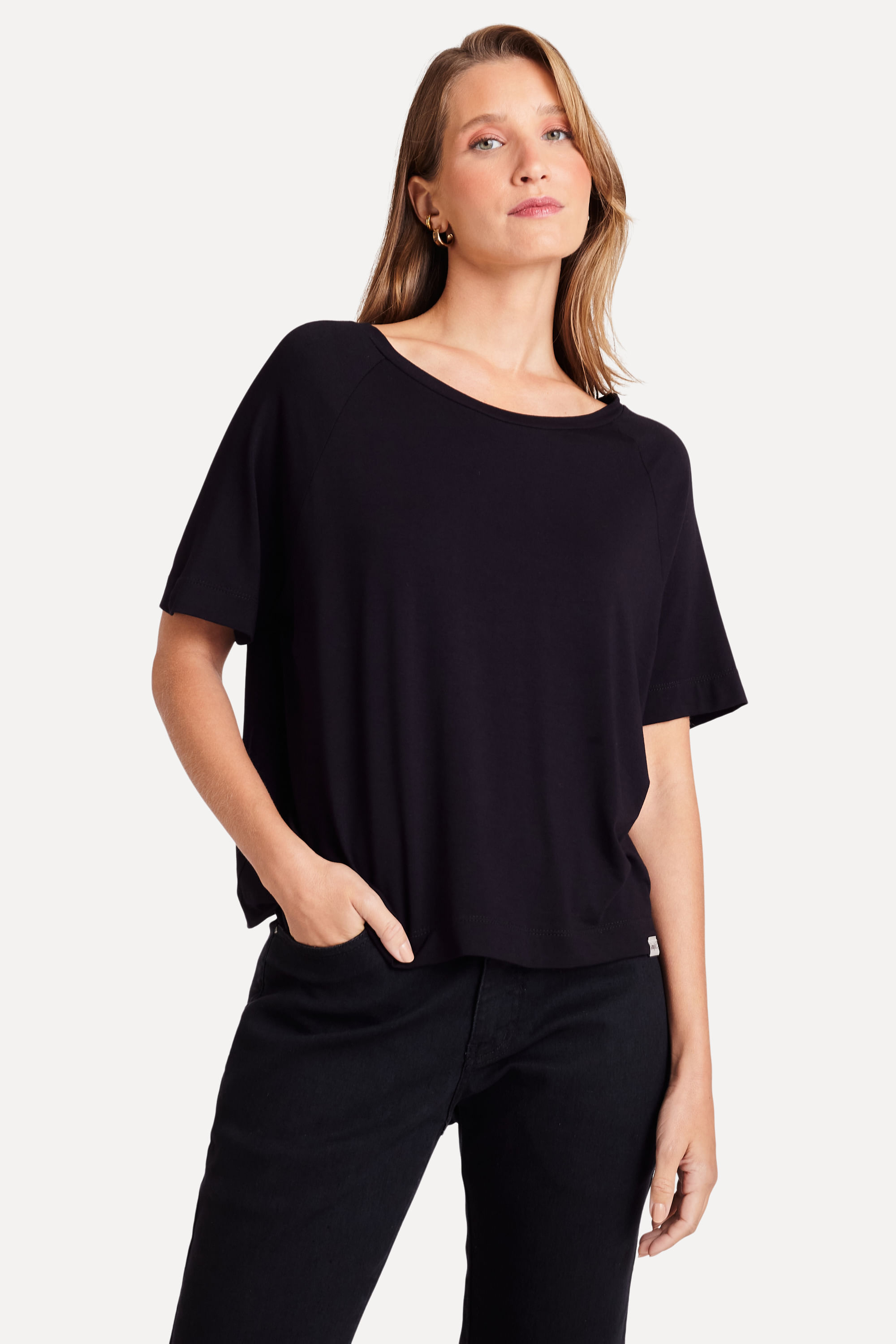 Camiseta-Raglan-Ampla-Preta-PP-01