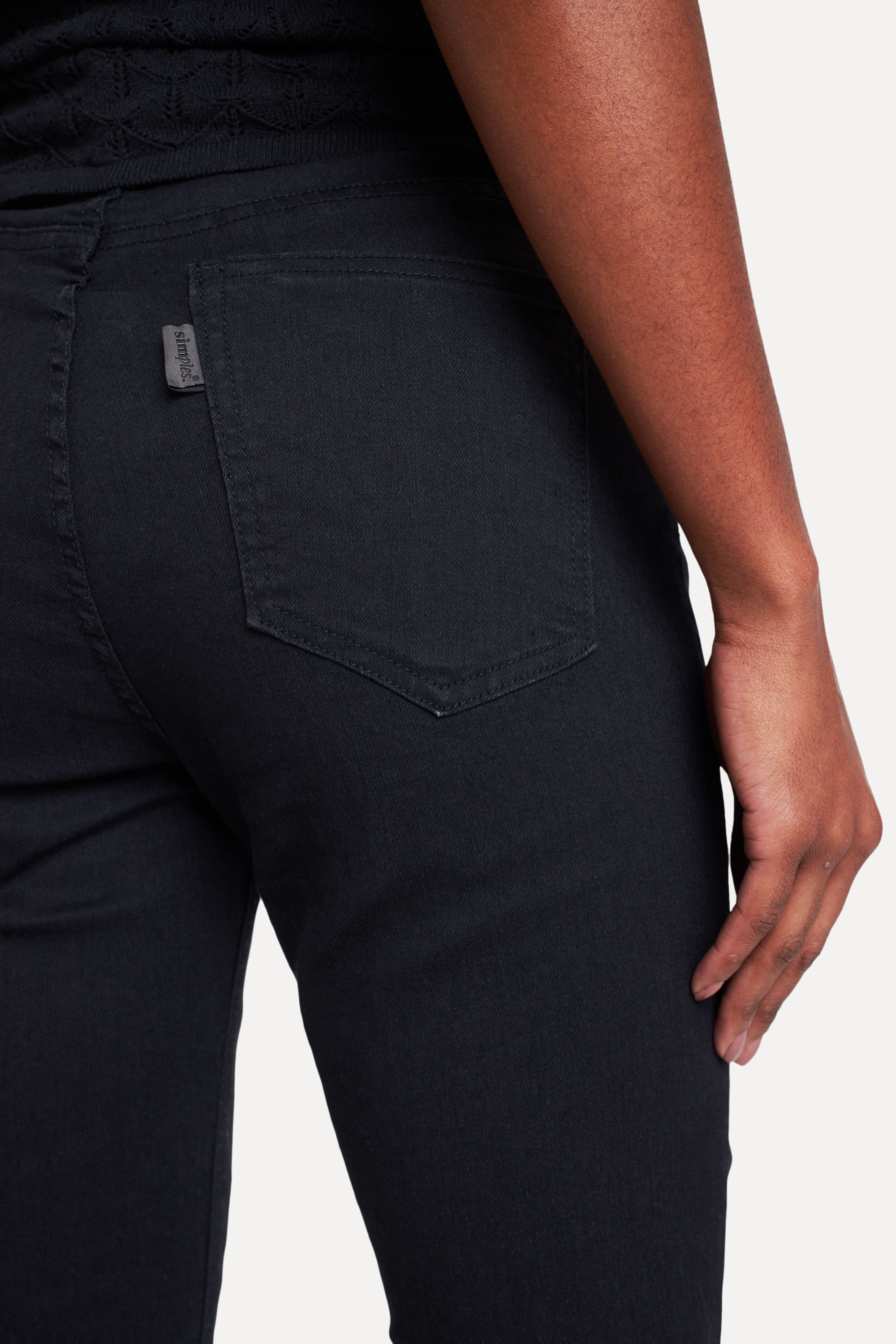 Calca-Skinny-Jeans-Preta-38-04