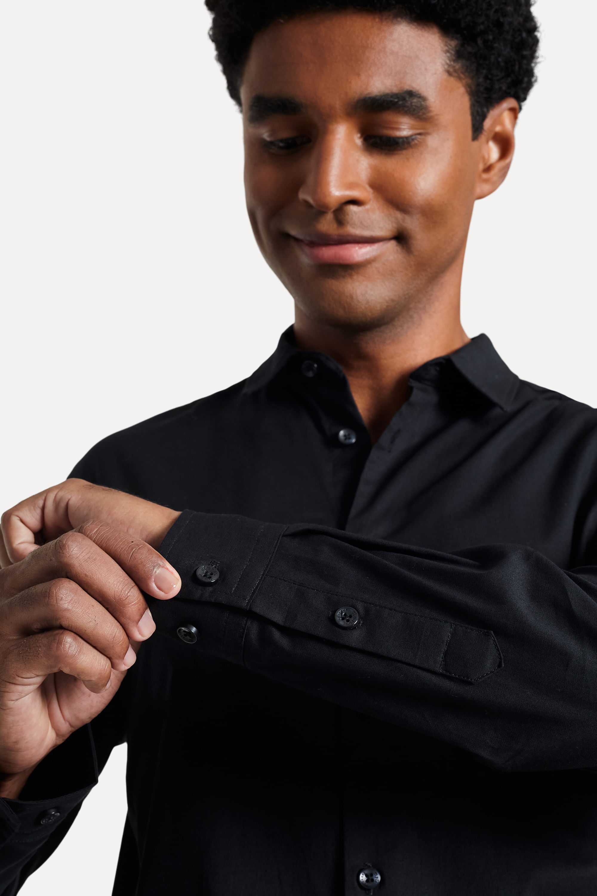Camisa-Basica-Masculina-Tricoline-Manga-Longa-Preto-PP-04