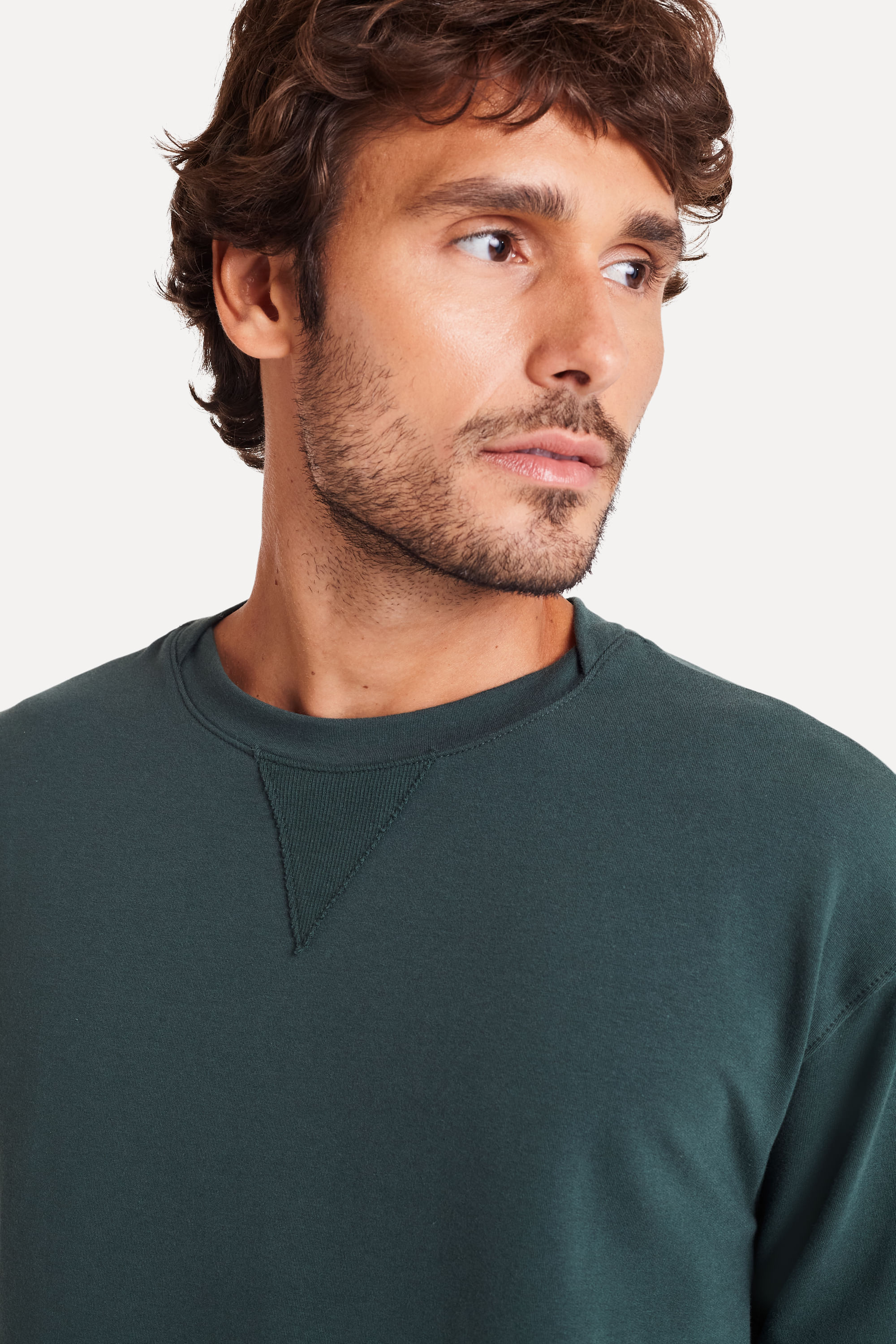 Sueter-Basico-Masculino-Simples---Verde-Musgo-P-02