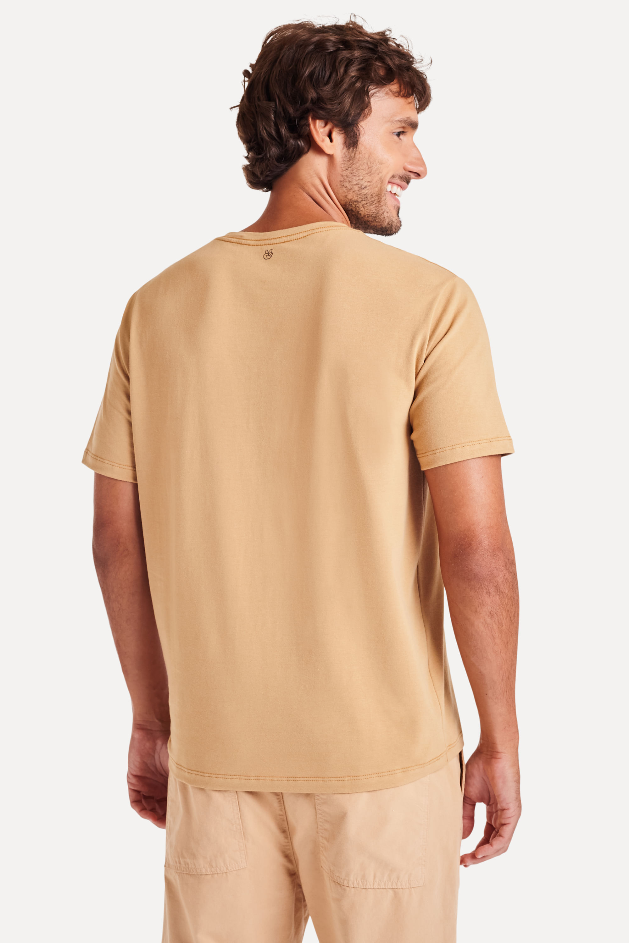 Camiseta-Basica-Masculina-Simples---Manga-Curta-Palha-PP-03