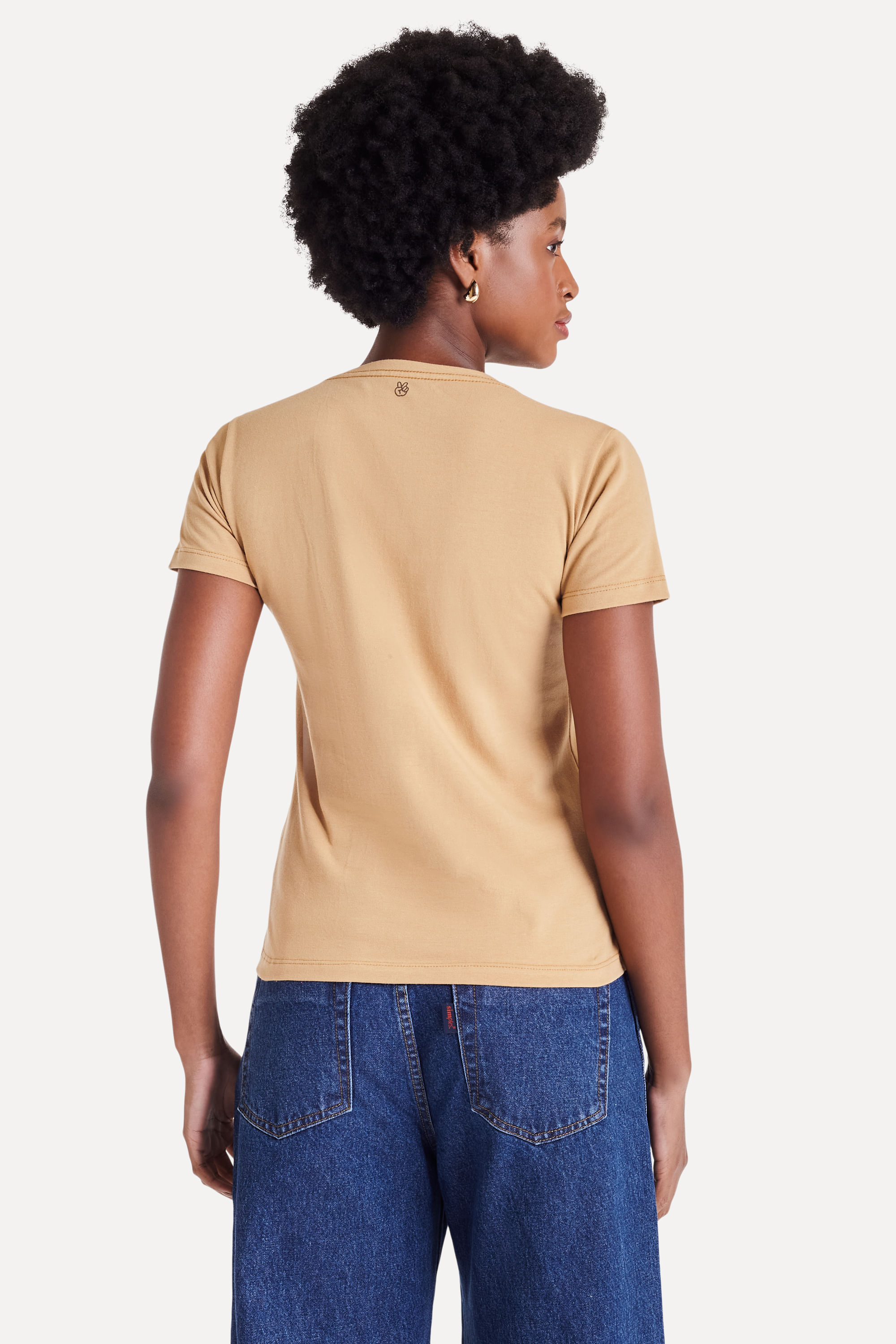 Camiseta-Basica-Feminina-Simples---de-Manga-Curta-Palha-PP-03