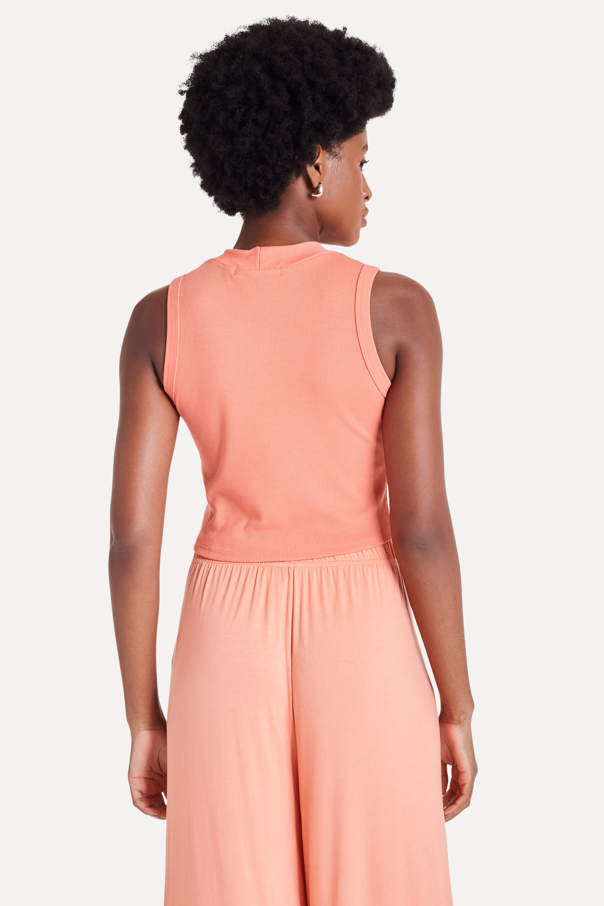 Regata-Nadador-Feminina-em-Malha-Rib-com-Gola-Alta-Coral-PP-03