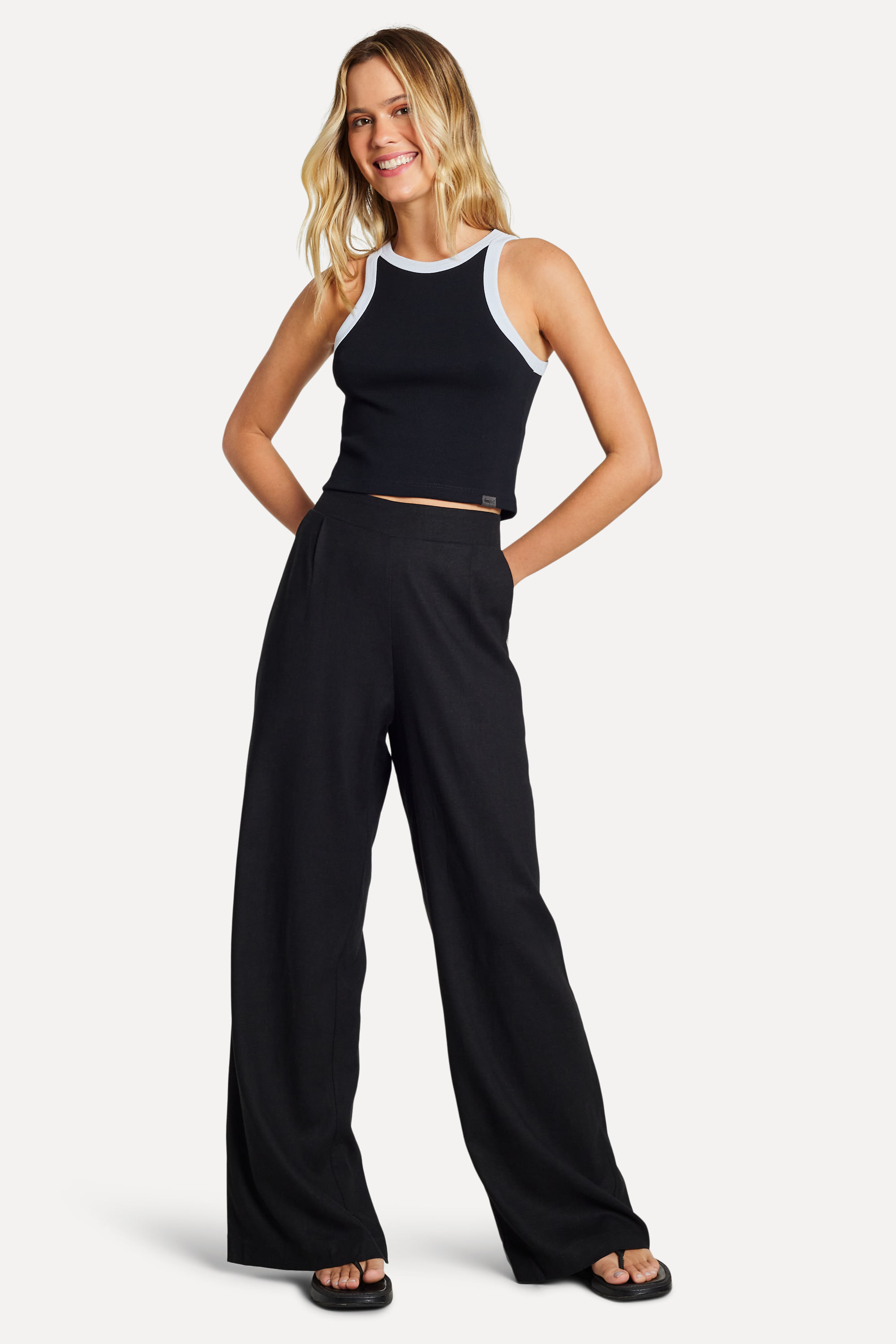 Regata-Feminina-Bicolor-em-Malha-Rib-Preto-PP-05