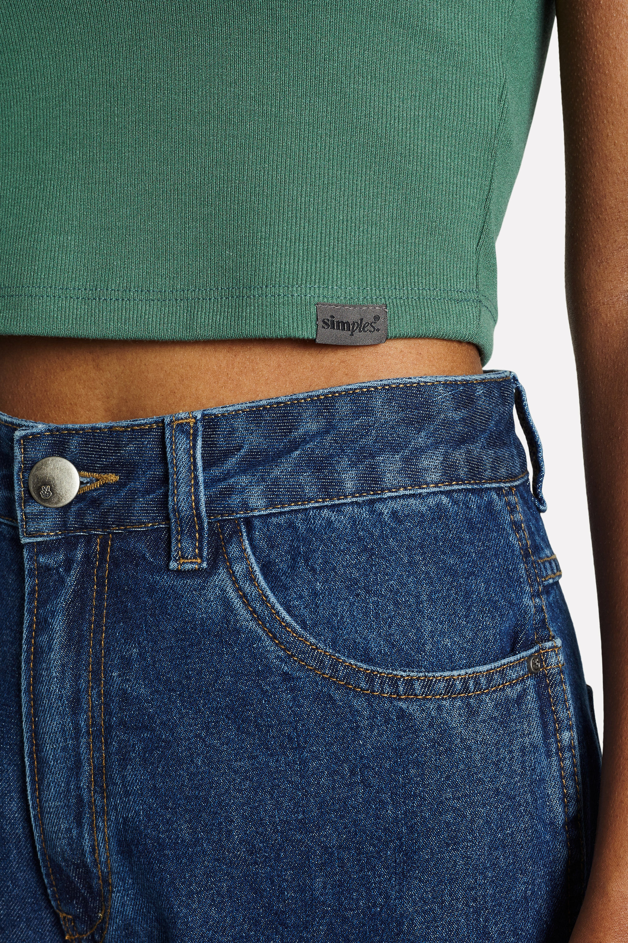 Regata-Feminina-Bicolor-em-Malha-Rib-Verde-Musgo-PP-04