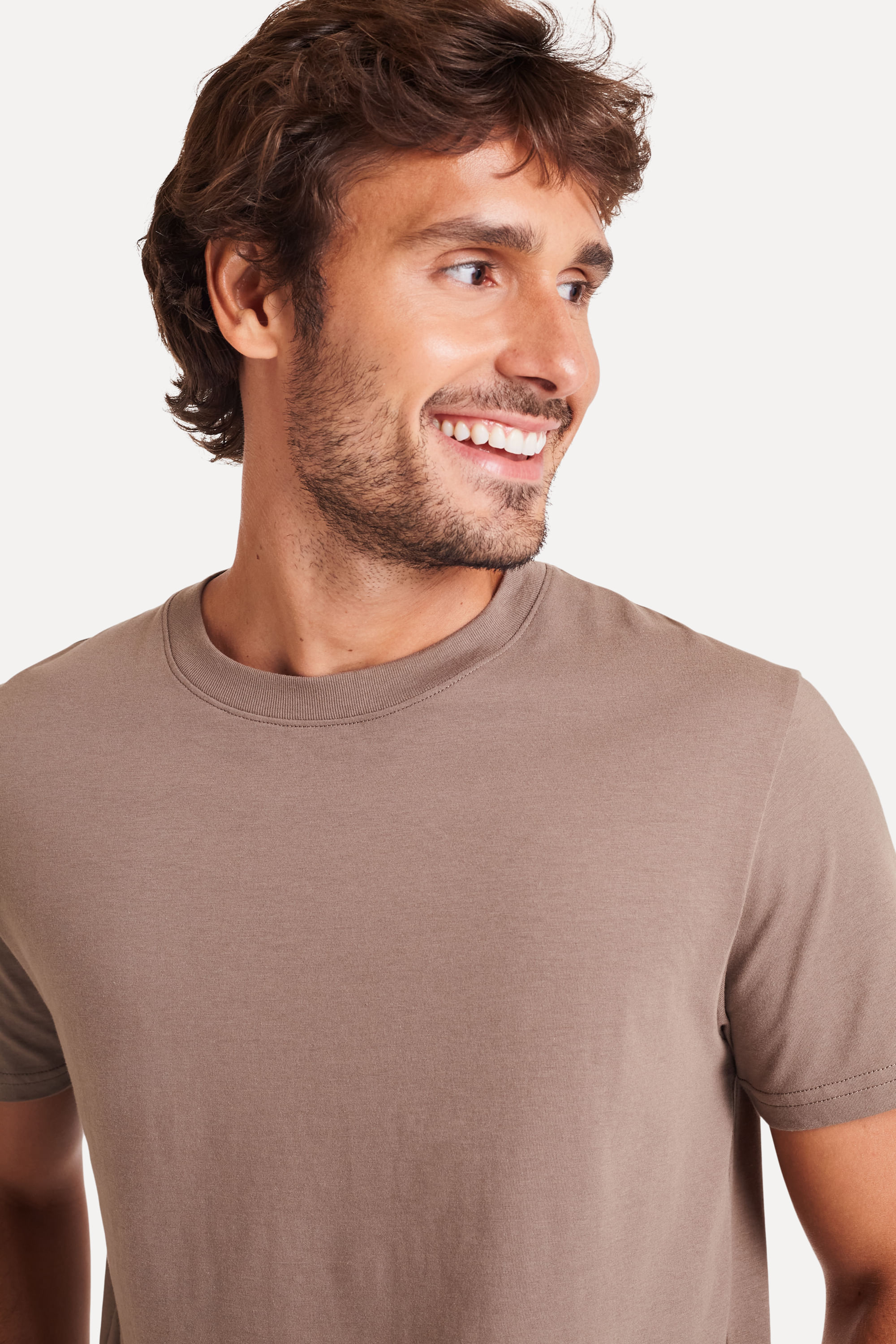 Camiseta-Basica-Masculina-de-Algodao-Peruano-Manga-Curta-Cinza-P-02