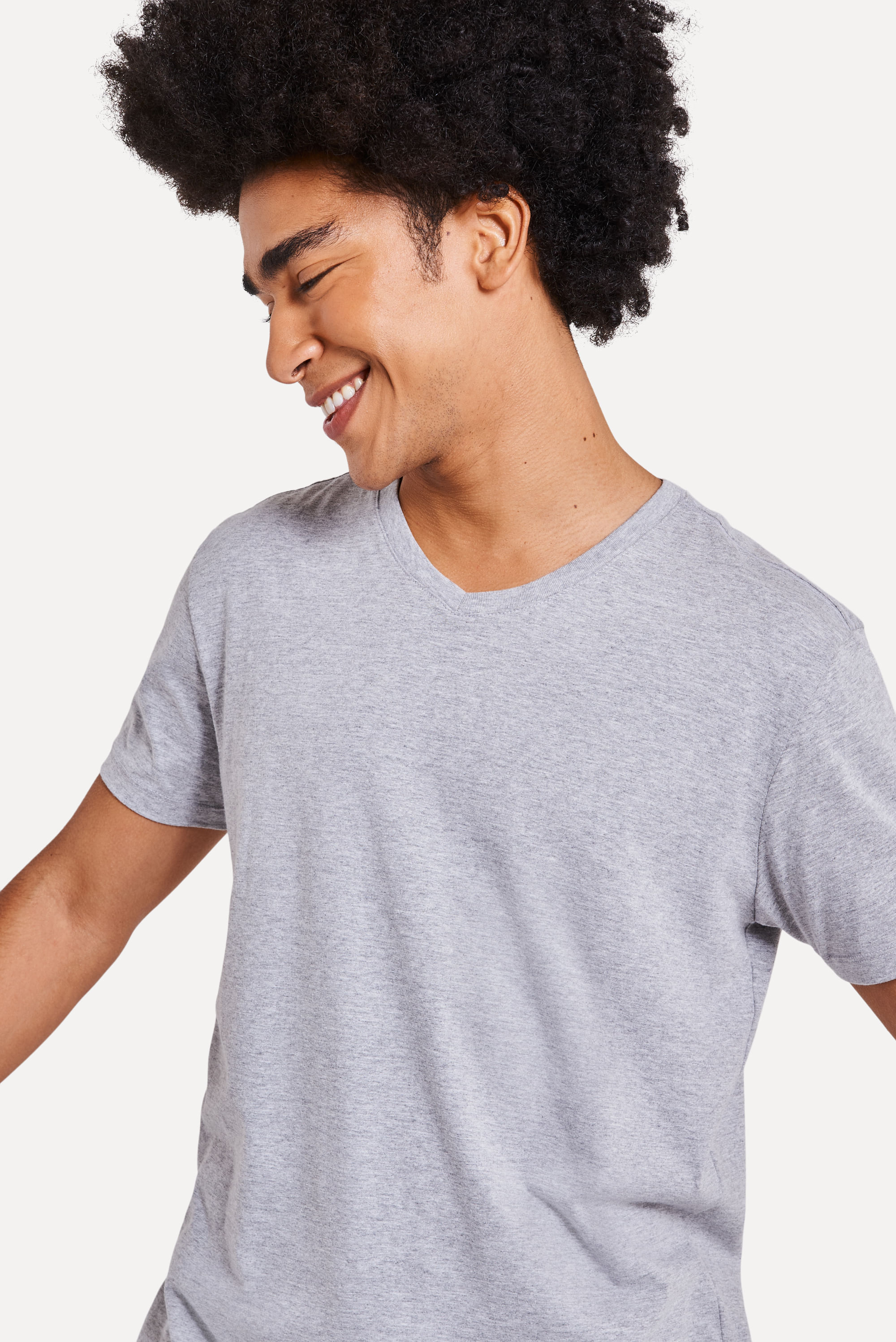 Camiseta-Basica-Masculina-Simples-Gola-V-Manga-Curta-Cinza-Mescla-PP-03