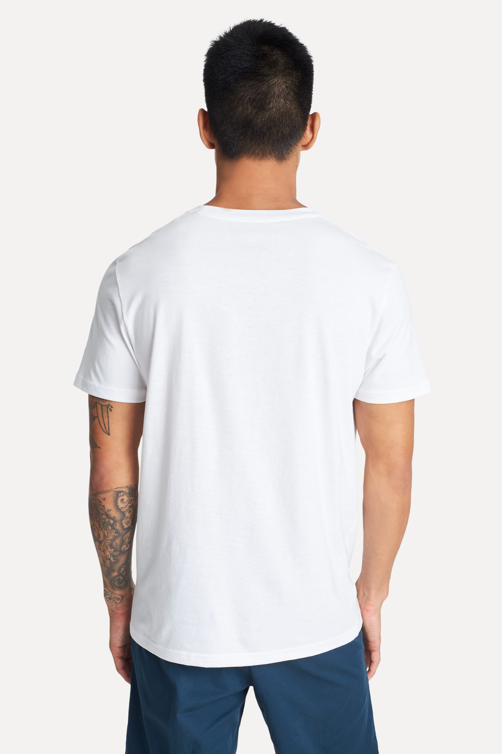 Camiseta-Basica-Masculina-de-Algodao-Peruano-Manga-Curta-Branco-P-03