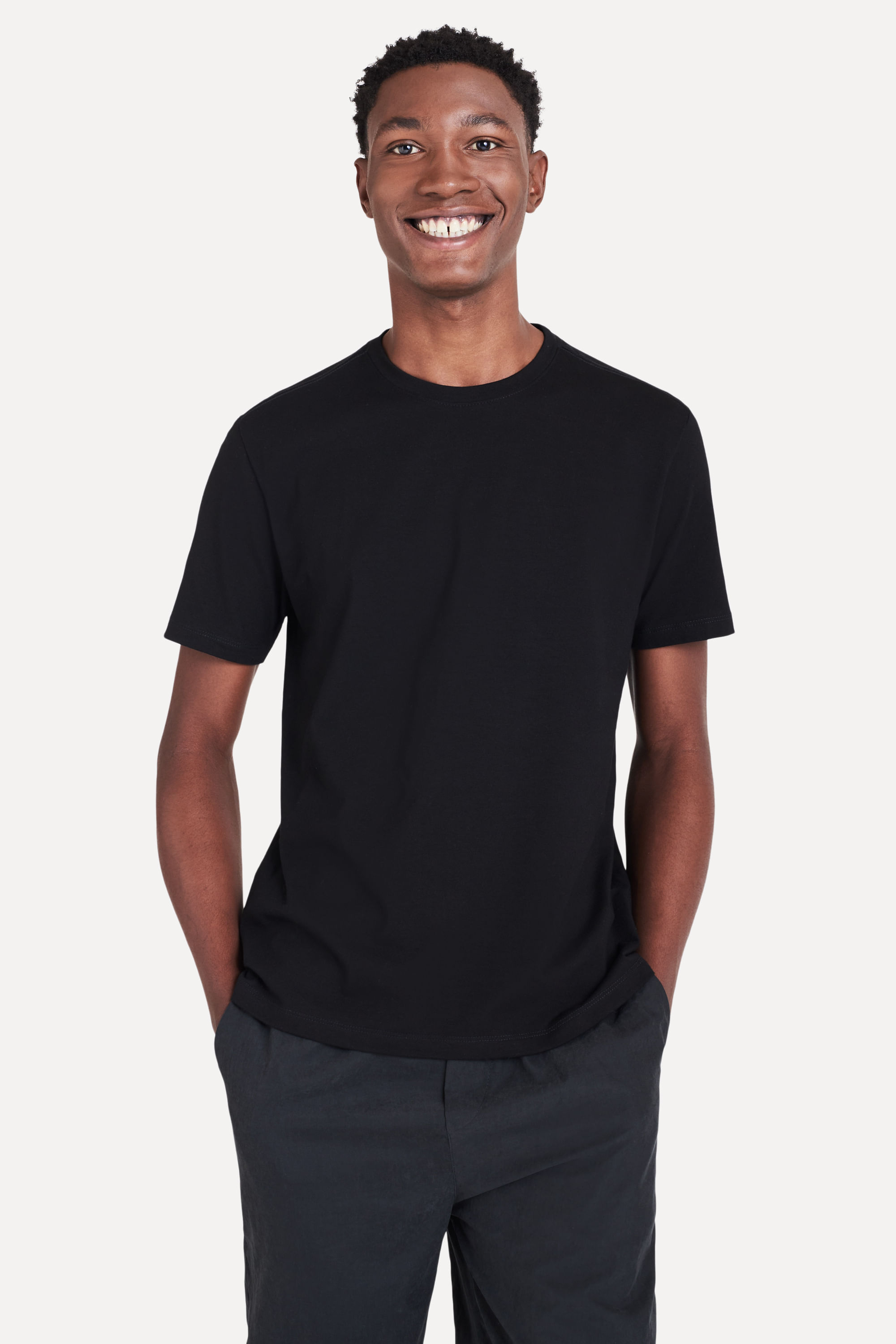 Camiseta-Basica-Masculina-Simples---Manga-Curta-Preto-P-01