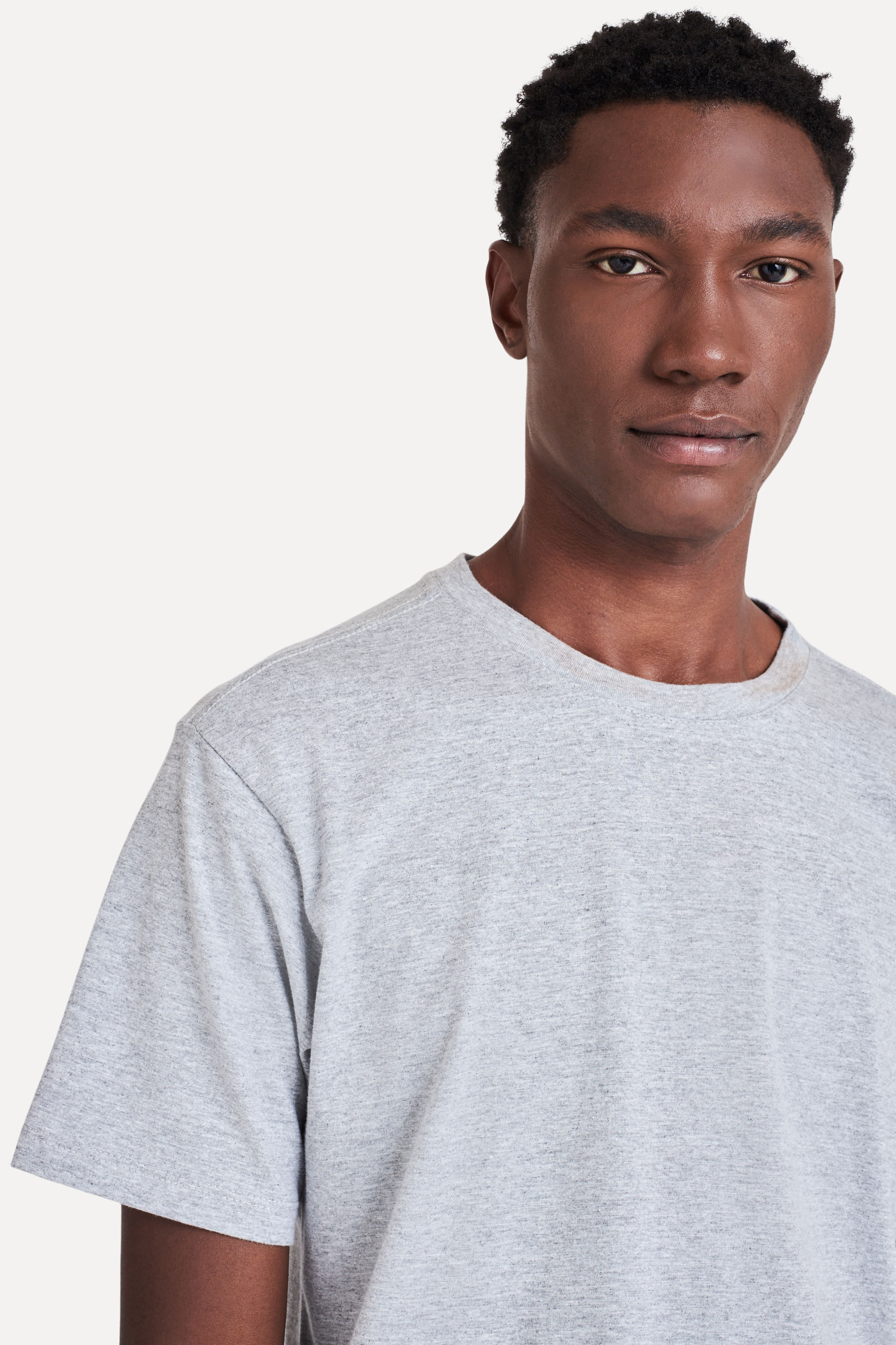 Camiseta-Basica-Masculina-Casual-Manga-Curta-Cinza-Mescla-PP-02