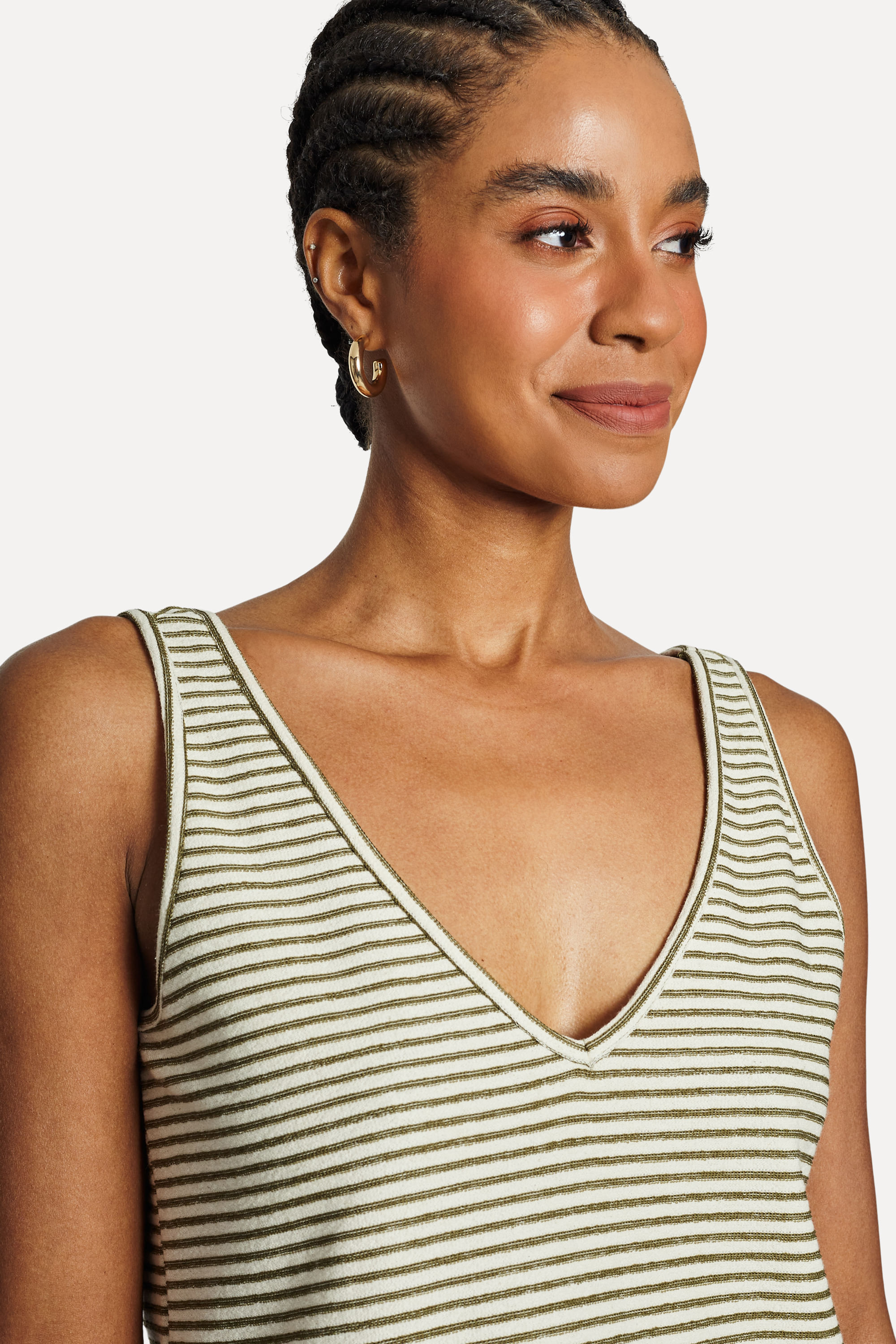 Blusa-Regata-Listarda-Feminina-Texturas-Decote-V-Verde-Musgo-P-02